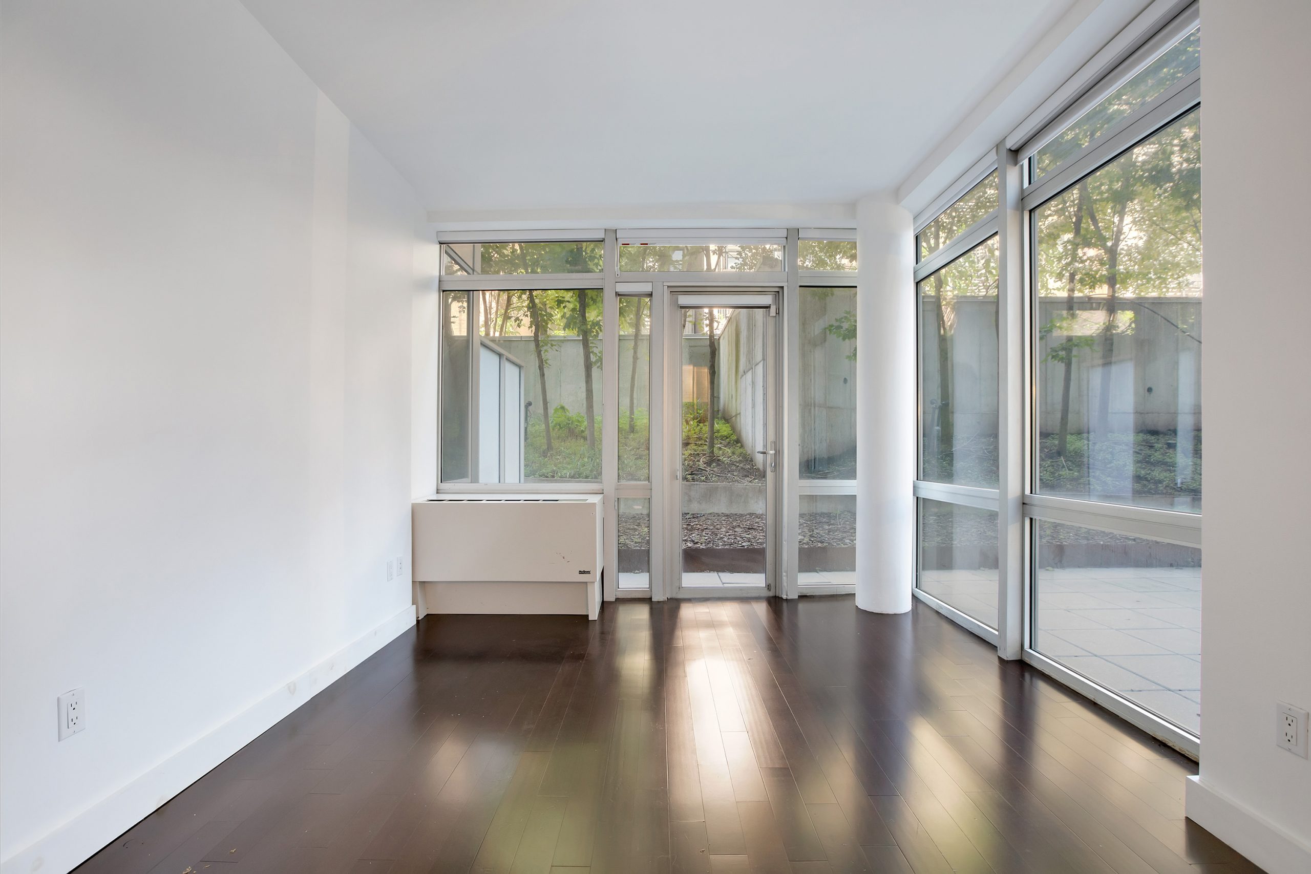 11062019_425East13thStreet_bdrm-2